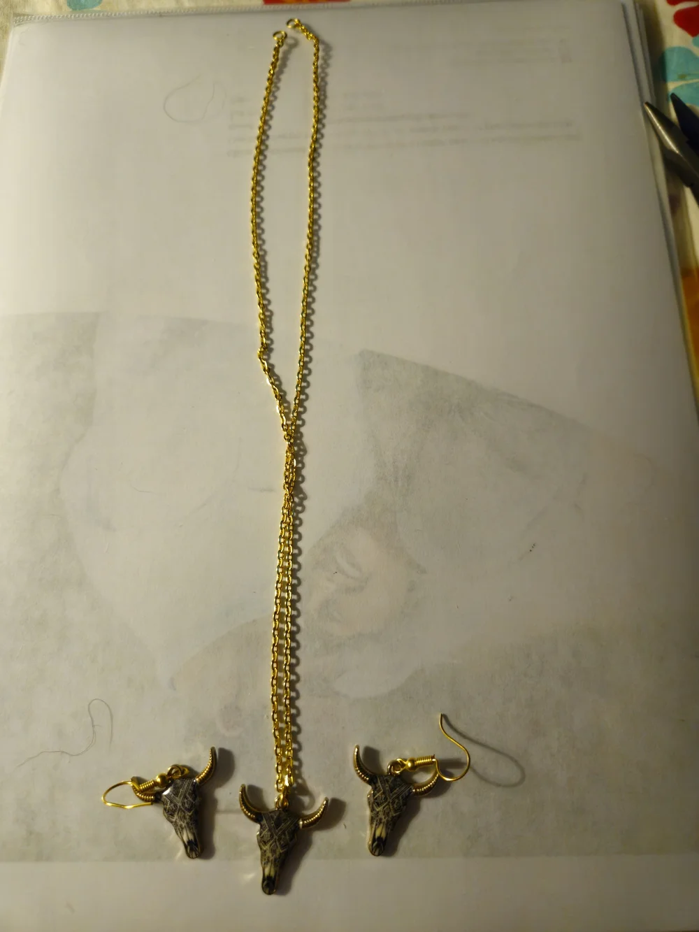 Gold-Tone Bull Skull Necklace & Earrings Set. 18